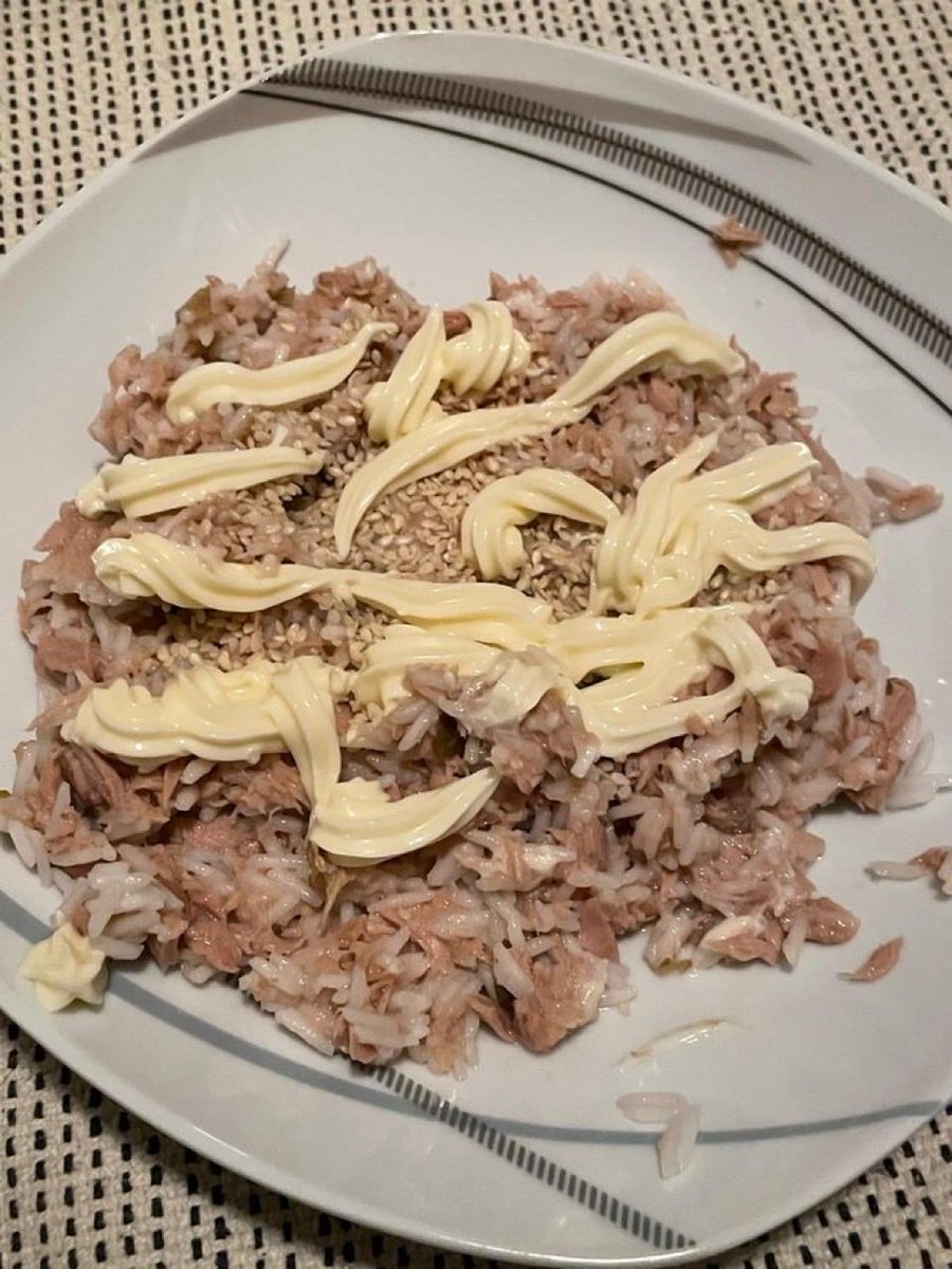 herr knax (satire) tweet media