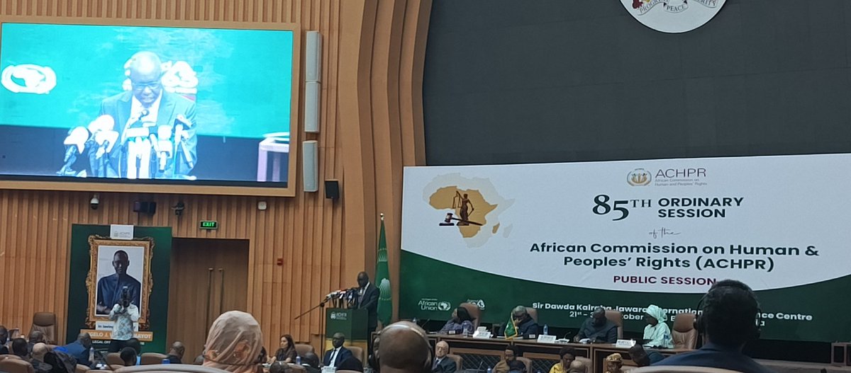 Dans ses propos introductifs, le représentant du HCDH insiste sur l'importance de la justice pour réparer les conséquences persistantes des années de discrimination raciale. 
<a href="/achpr_cadhp/">African Commission on Human and Peoples' Rights</a> 
<a href="/ISHRglobal/">ISHR</a> 
#ACHPR85OS