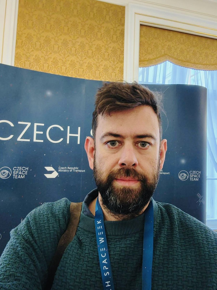 RESPILON's tweet photo. Centrum vesmíru v Praze! 😎🚀
Na konferenci Space2Business v rámci #CzechSpaceWeek náš Head of Research Matěj Buzgo ukázal, jak mohou nanovlákna Respilonu najít své místo ve vesmíru – od aerospace až po defense. 🌌
@SpacePortal_CZ https://t.co/ohrnwNIgW1