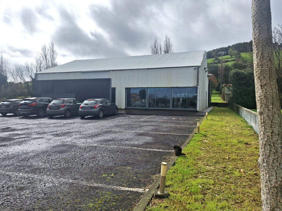 imobamachado's tweet image. 🌸 Quer investir nos Açores?
🏠 Oportunidade única na Ilha do Faial!
Edifício com 406 m² num terreno de 5.324 m² 🌿
Perfeito para turismo, habitação ou serviços.
📍 Ribeirinha, Horta
💰 201 000 €

👉 DM para saber mais!
#Açores #Faial #InvestimentoImobiliário #Horta #Imobiliária