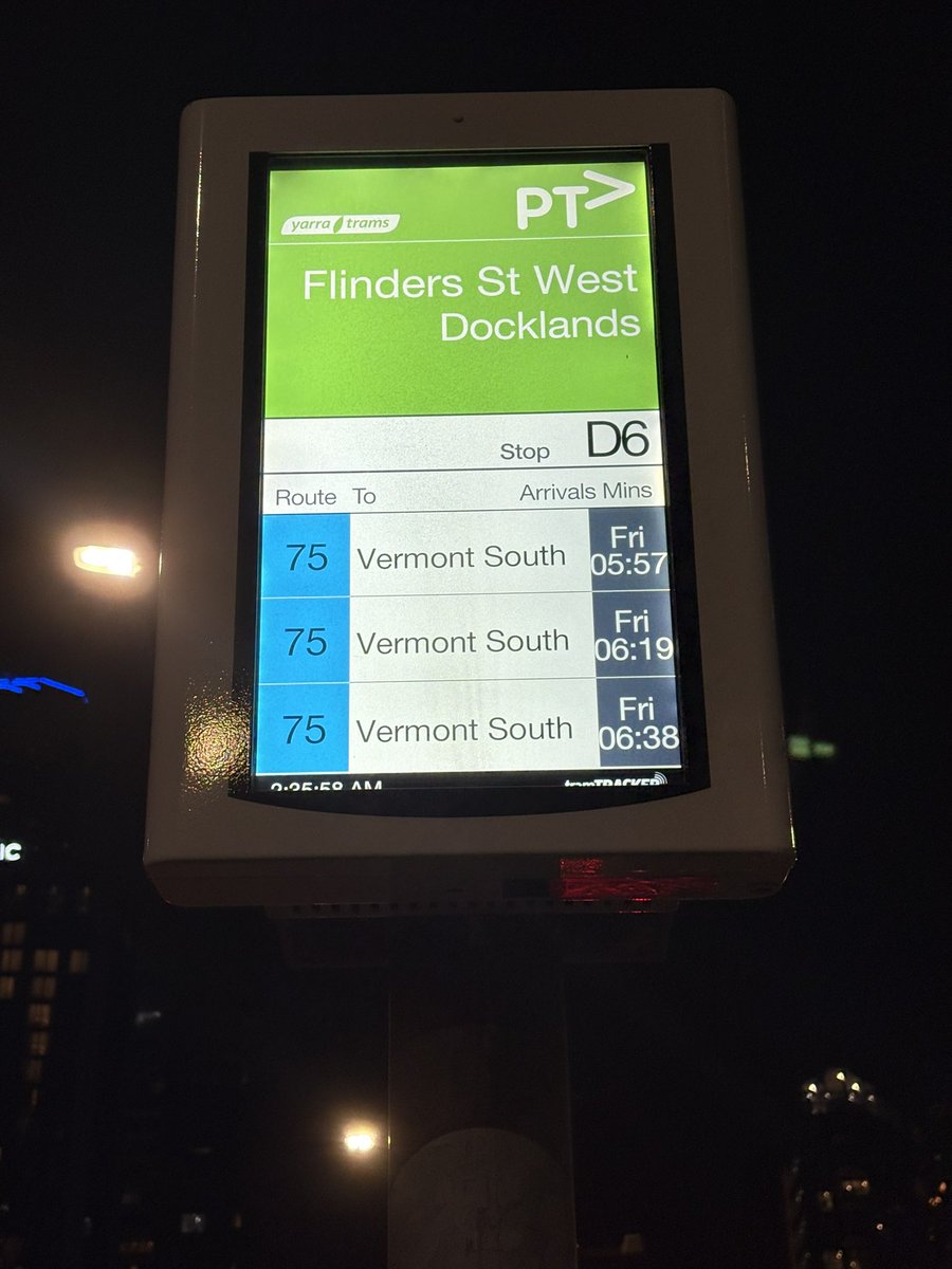 _DarrenReed's tweet photo. @yarratrams This doesn't look right for a Wednesday night. https://t.co/DMDT58zODI