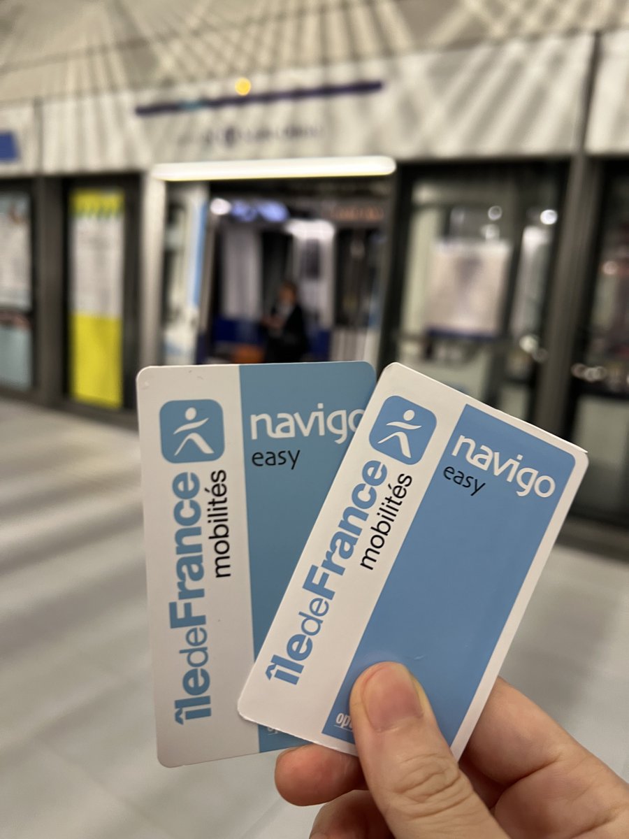 オルリー空港から14番線1本で街中へ！30分くらいで着いた☺️