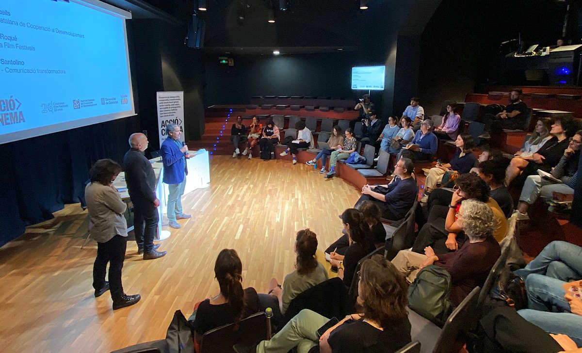 🎬Avui som a la sessió 'Narratives del Sud Global: Noves representacions i mirades'.
Una jornada professional d'<a href="/AccioCinema/">Acció Cinema</a> oberta al sector audiovisual i entitats de cooperació per dialogar sobre els relats del Sud Global des d'una perspectiva feminista i interseccional.