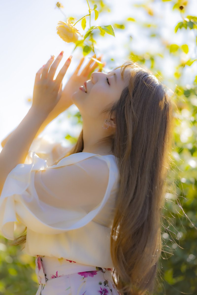 shunping1024_3's tweet image. 生成AIって本当に凄いな!
仕事で報告資料の文章作ってくれたり、
長年謎だった持病の不整脈の正体を暴いたり。
これからどんどん活用していこう!
@Tinker_Bell_z
#花ポートレート #自然光ポートレート #逆光ポートレート  
#ナチュラルポートレート #光と花 #softportrait #portrait