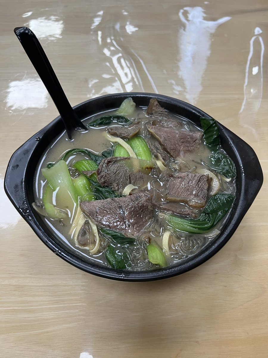 Xiaobaihu_SB's tweet image. 急に寒くなったので、温かい食べ物が美味しくいただけるようになってきた。
粉丝（春雨）が食べても食べても減らない。