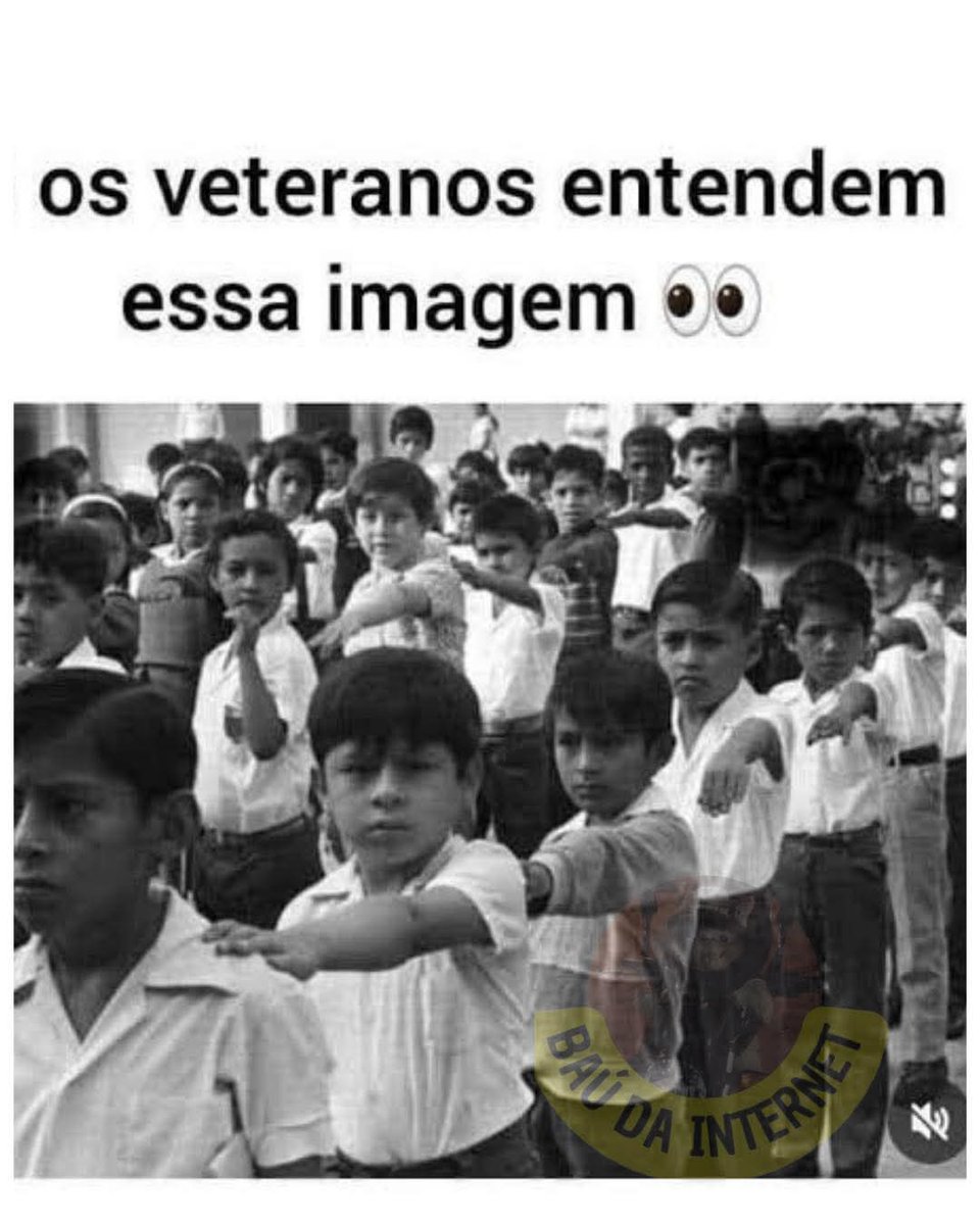 profjeronimo56's tweet photo. Fiz parte dessa geração na pequena e amada Indiaporã SP. Anos 1965-1969
Mantíanhamos distância  dos amigos à frente, cantávamos  hinos escolares e patrióticos. Morríamos de medo de ir para diretoria, saboreávamos as sopas, principalmente de trigo.
Muitas saudades dos amigos. https://t.co/u9RM79R8bT