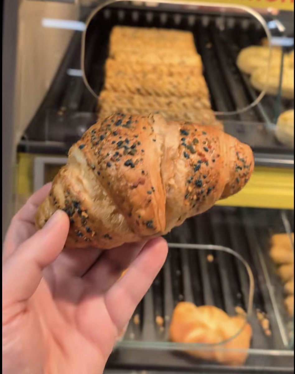 Wir gehen rein Leute, wünscht mir Glück 🙏🏻