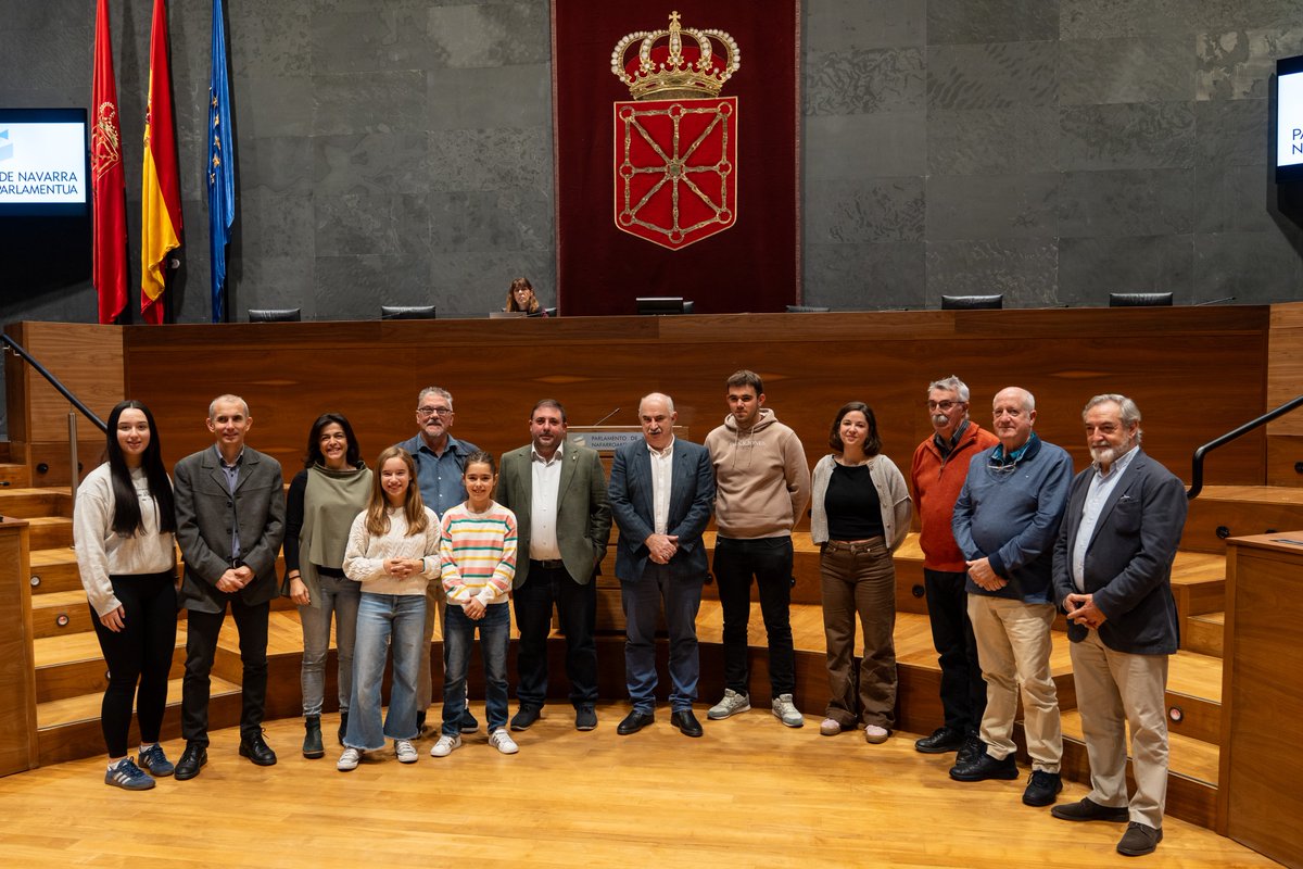 LIFE_NAdapta_CC's tweet image. 🌍 La voz de la ciudadanía frente al #CambioClimático  💚
En el Parlamento de Navarra, un grupo de representantes sociales presentó el manifiesto “Por una Navarra más habitable”, en el marco del cierre del proyecto #LIFE_IP_NAdapta_CC.

👉 lifenadapta.navarra.es/es/-/sesion-ci…

#LIFEProgramme