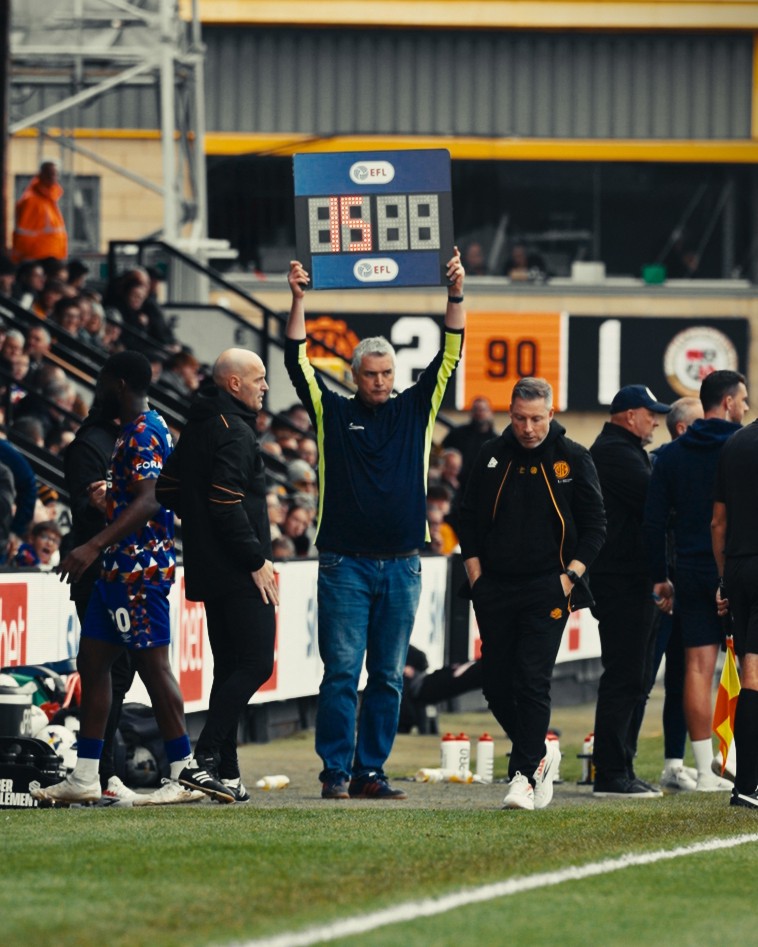 When we needed a fourth official on Saturday, visiting fan Jason stepped up! 👏

A ref of 15 seasons &amp; CEO of the Amateur FA, Jason was at the game with lifelong U’s fan Stu and their old uni mates.

As a thank you, he'll soon be back at the Cledara Abbey as a guest of the board.