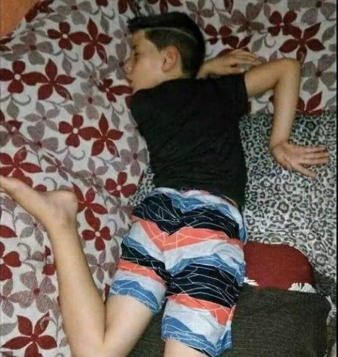 Moi : J’sais pas pourquoi mon dos me fait toujours mal 

Encore moi :