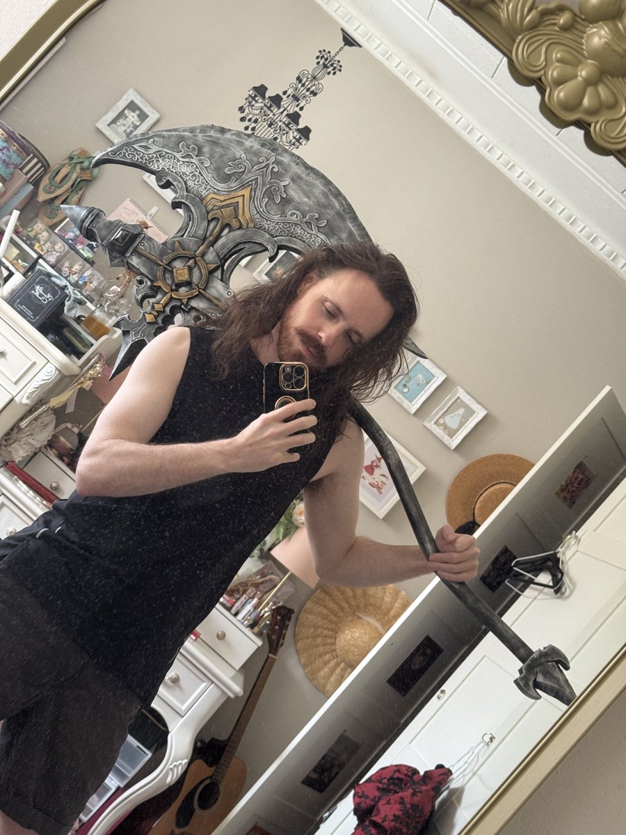 technotropism's tweet image. I genuinely think a huge axe would fix me. Giving or receiving, both are fine by me atp.