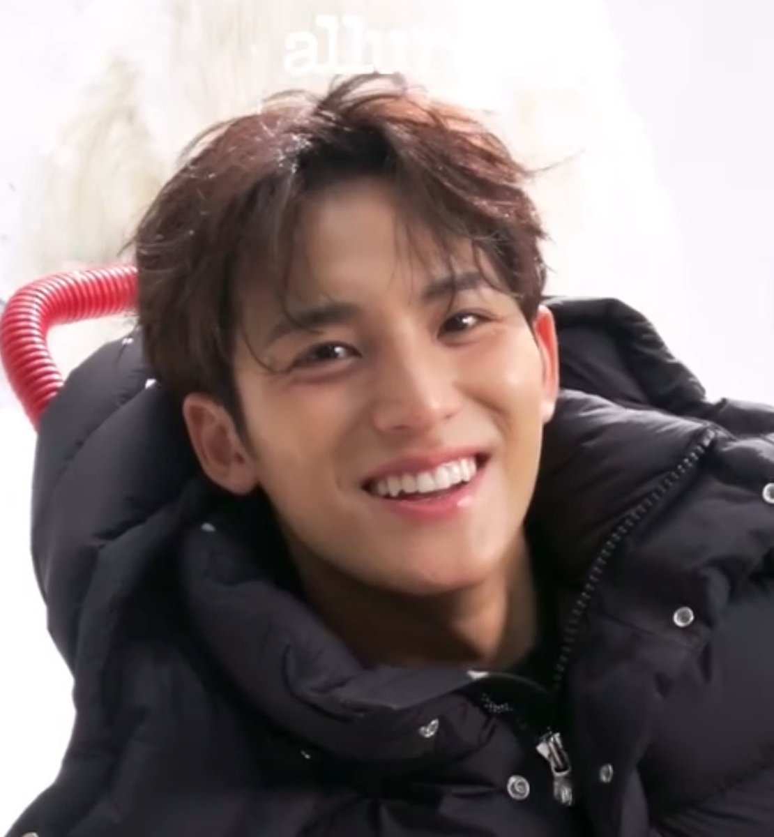 wonubliss's tweet photo. mingyu’s smile radiates pure warmth. ❤️‍🩹🥹 https://t.co/t4u6zISKyp