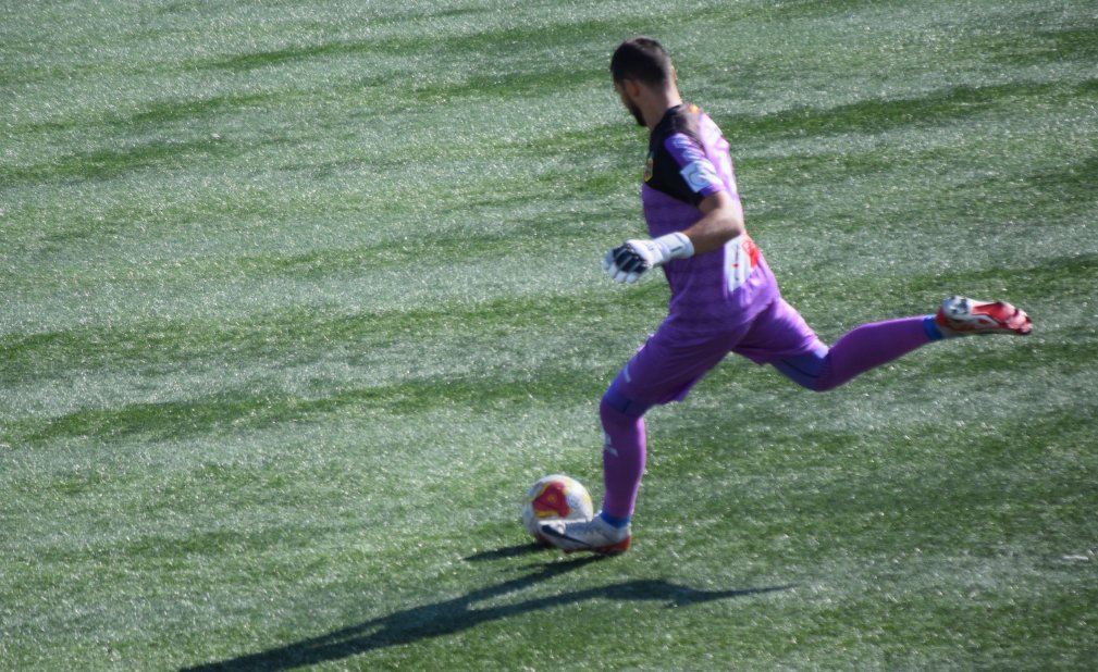Nacional10x's tweet photo. 3º RFEF - Menos goleado (ZAMORA)

Peña a la izquierda (Club Olímpico de Totana) y Molina a la derecha (SFC Minvera) comparten el honor con 7 PJ y 4 GC de ser los porteros menos goleados del torneo. También comparten experiencia, madurez y muchos kms en sus guantes. https://t.co/LswLTBJQj0