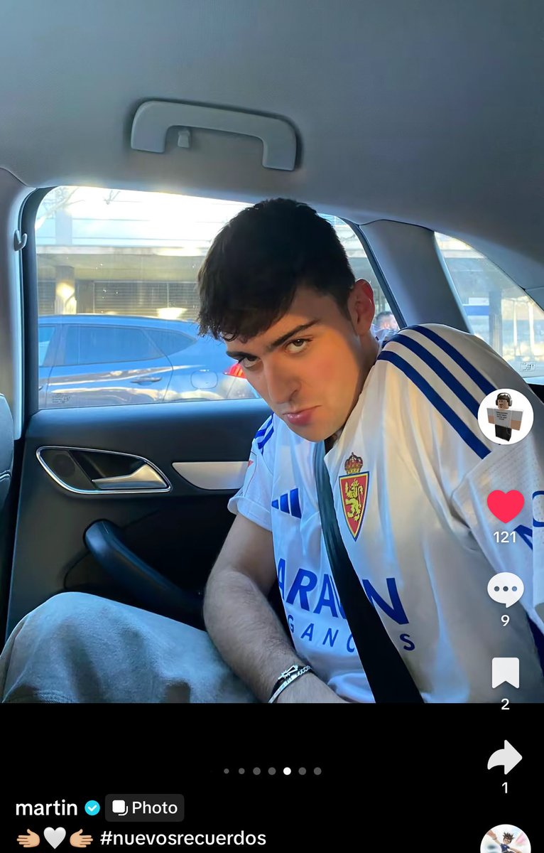 lu0nline's tweet image. martin incluyendo fotos de juanjo con sus amiguitas porque a los 2 les hace muy felices que sus entornos se hayan integrado tan bien en el del otro🤧🤍