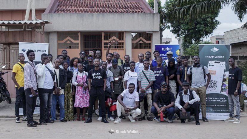 EmmanuelToukon's tweet image. Le Meetup du Togo 🇹🇬 c’est fait et réussi 💫
Fier d’avoir représenté la communauté #StackWallet et d’avoir échangé autour du Web3 et de la sécurité crypto 🔐
Ensemble, on construit l’avenir de la décentralisation 💪
@StackWallet @mercianoalia