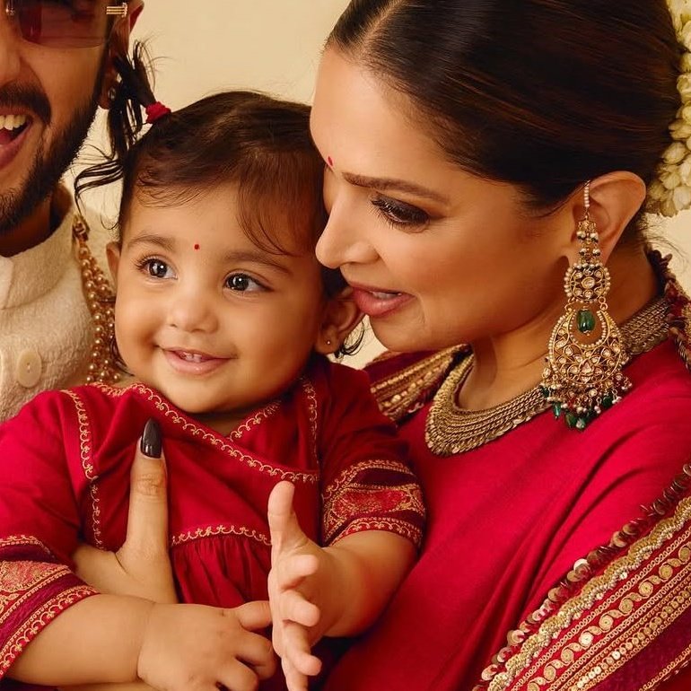 heyyshonaaaa's tweet image. she got her dimple wali smile my heart 💘❤️‍🩹🦋😭
#deepikapadukone