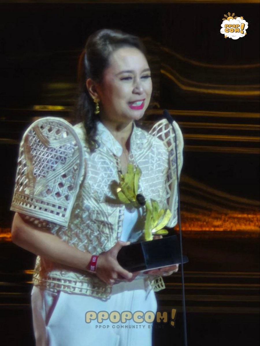 ppop_com's tweet photo. Music Company of the Year goes to @sonymusicph! The award was received by Miss @rospineda.
#FilipinoMusicAwards #FMAs
#PPOPCOMsaFMA https://t.co/Em8qeepSty