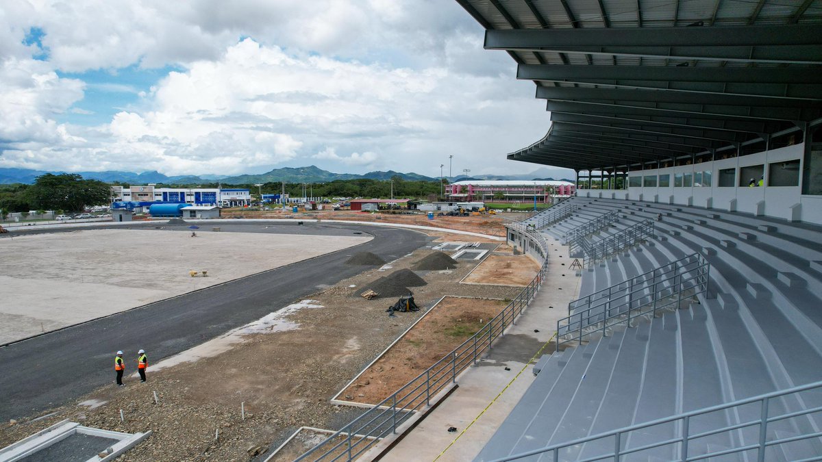 ¡Con Paso Firme! 🏟🇵🇦

El nuevo y moderno estadio de Atletismo🏃 es la primera instalación en nuestro país, exclusiva para la práctica y competencia de los eventos de pista y campo, ubicado en la provincia de Coclé, distrito de Penonomé.