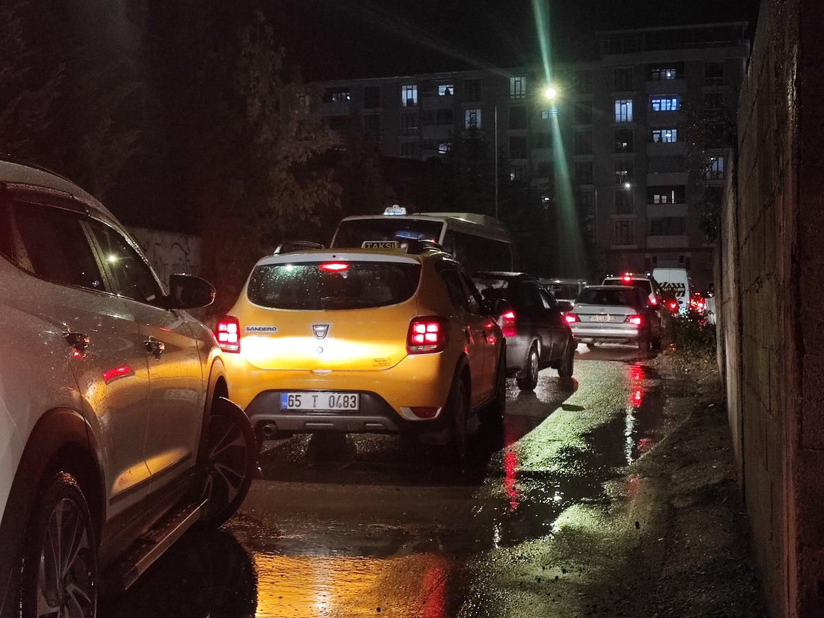 VAN'DA TRAFİK FELÇ!