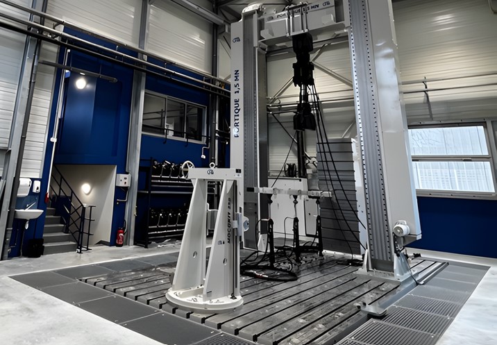 [1/5] Le 19 septembre, l’#ONERA a inauguré  #JERICHO sur son centre de Palaiseau la plateforme d’essais mécaniques unique, financée par la #DGAC. 👇

<a href="/Airbus/">Airbus</a>/<a href="/CNES/">CNES</a> <a href="/DGA/">Direction générale de l'armement 🇫🇷</a> TA @Safran <a href="/Dassault_OnAir/">Dassault Aviation</a> 

#Innovation #Aéronautique