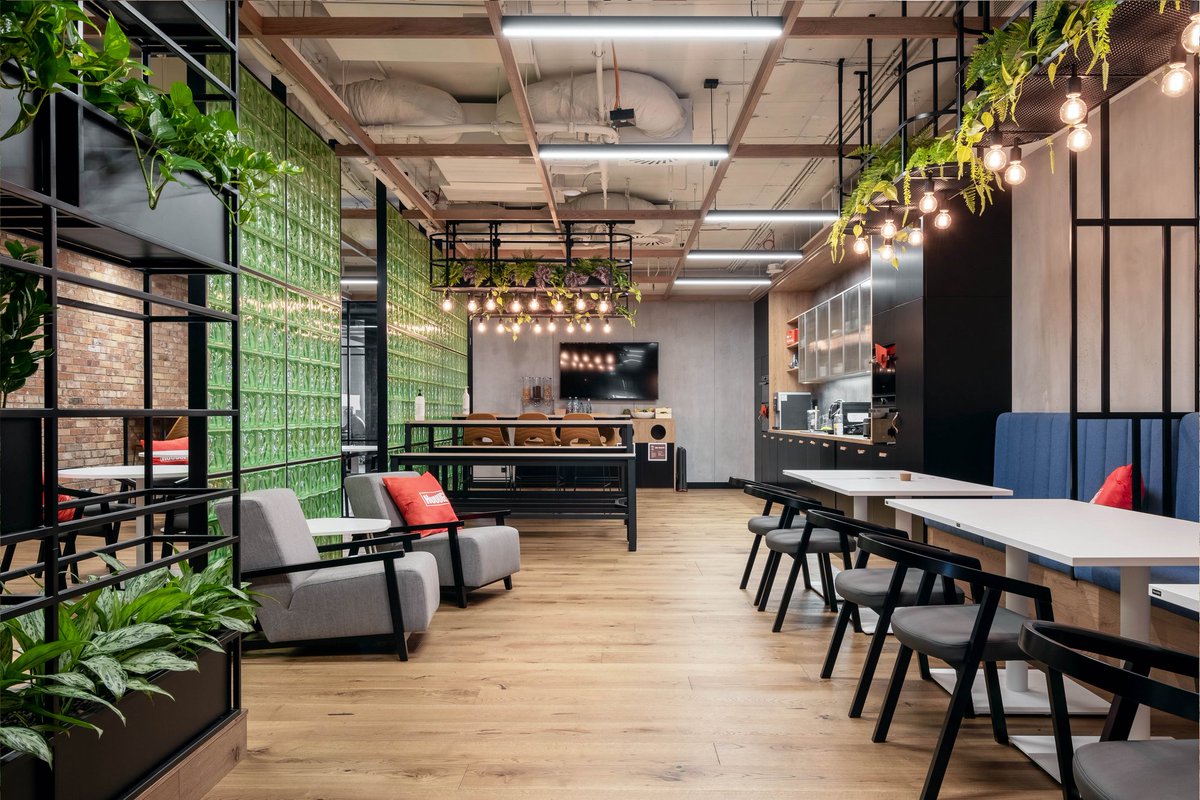 Huuuge Games

🔗archidust.com/project-detail…
.
The new #headquarters of Huuuge Games #company is located in #Warsaw the Hub #office #building near the #Daszyński roundabout. The arrangement occupies the total area of 4500 sqm on three #floors. _
project : BIT Creative
📷 : Fotomohito