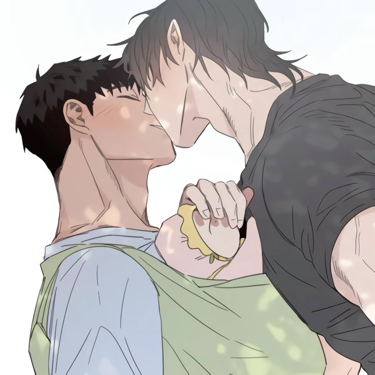 otakugirllllll's tweet image. My little princess one always getting sandwiched between her dads 😂
#OurSunnyDays