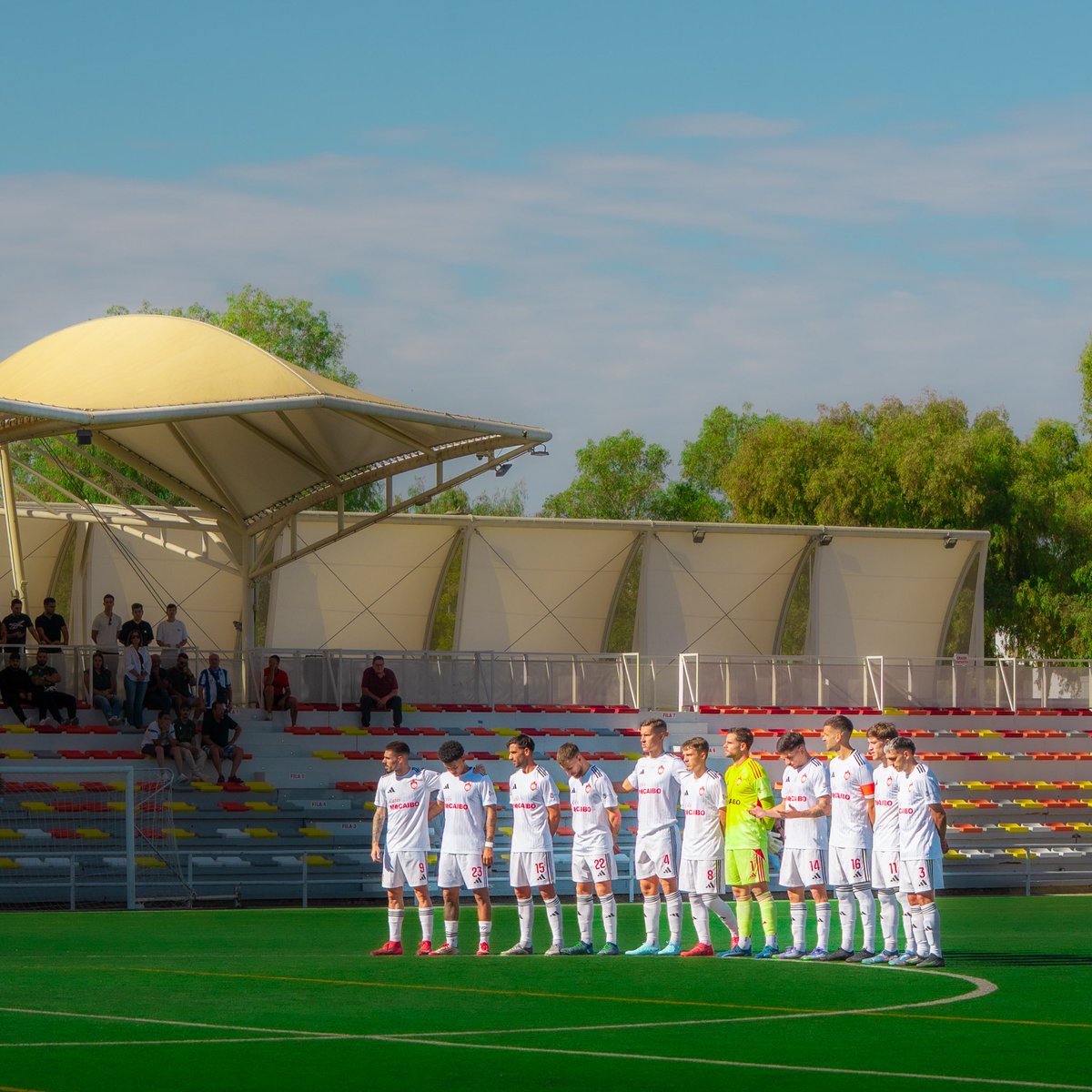 🎗️El pasado domingo, se guardó un minuto de silencio por la pérdida de 𝐒𝐚𝐧𝐝𝐫𝐚 𝐏𝐞𝐧̃𝐚, víctima del acoso escolar. 

🙏 Desde el CD Utrera, le mandamos nuestro más sincero pésame a familiares y amigos en estos momentos tan difíciles. Descanse en paz.