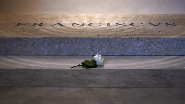 Seis meses sin el Papa Francisco.

Lo extrañamos.