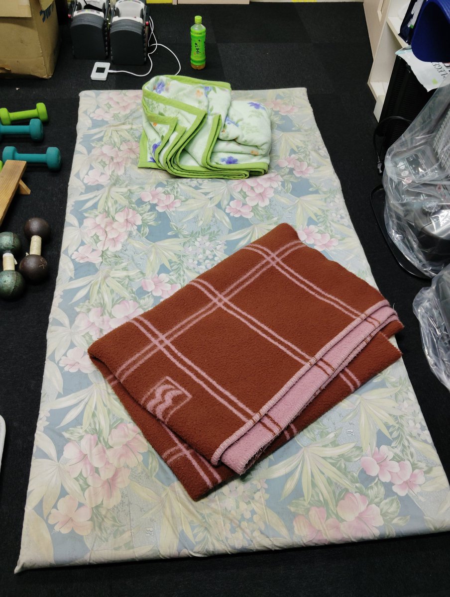 今日の上野大会ご来場ありがとうございました！水に濡れたいお人好しの皆様のおかげで初日をいい形で終われました！明日もあるから！懲りずに皆様来てください！私は明日の出勤が早いので会社に泊まり、今日同様に昼まで働き上野へ向かいます！俺も負けない皆様も負けないで頑丈！
#bjw 
#上野２連戦