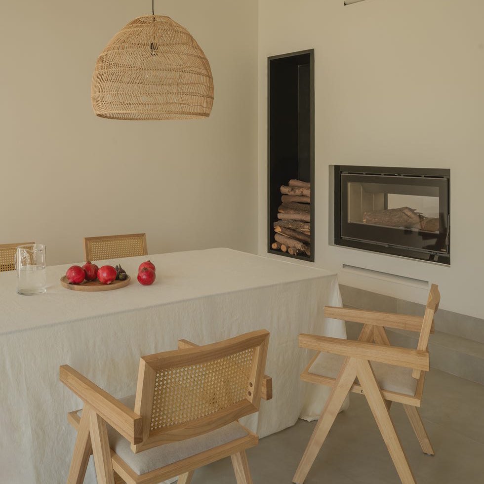 En El Puerto de Santa María el olor a salitre invita al slow life, un concepto que ha inspirado el proyecto de esta vivienda unifamiliar con estilo mediterráneo. nuevoestilo.es/casas/a6906652…

Proyecto: Nobo Estudio
Fotos: Fernando Gómez Mateos