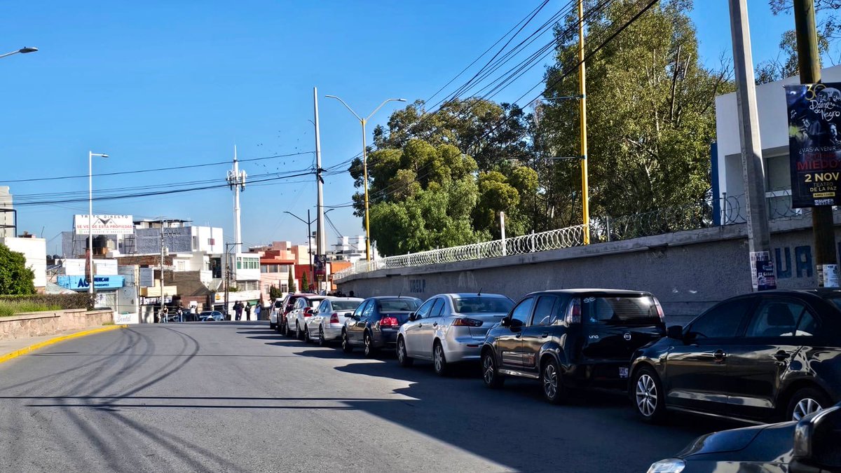SSPCSLP's tweet image. ⚪️🔵 #ReporteVial 🚨#VialidadSLP 

🚧⛔️Cierre en acceso de Río Santiago hacia Paseo de los Derechos Humanos

⚠️Cierres viales en las inmediaciones de zona universitaria 

⛔️Contingente bloquea la glorieta Glz. Bocanegra (cerrados todos los accesos Carranza/Himno/Pintores/Manuel…