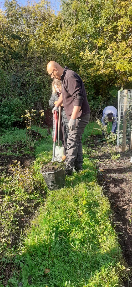 fruitnutvillage's tweet photo. A beautiful day at #SouthernDriveForestGarden #Monyhull today. #FruitAndNutVillage #DruidsHeath https://t.co/K9FfzjyN3U