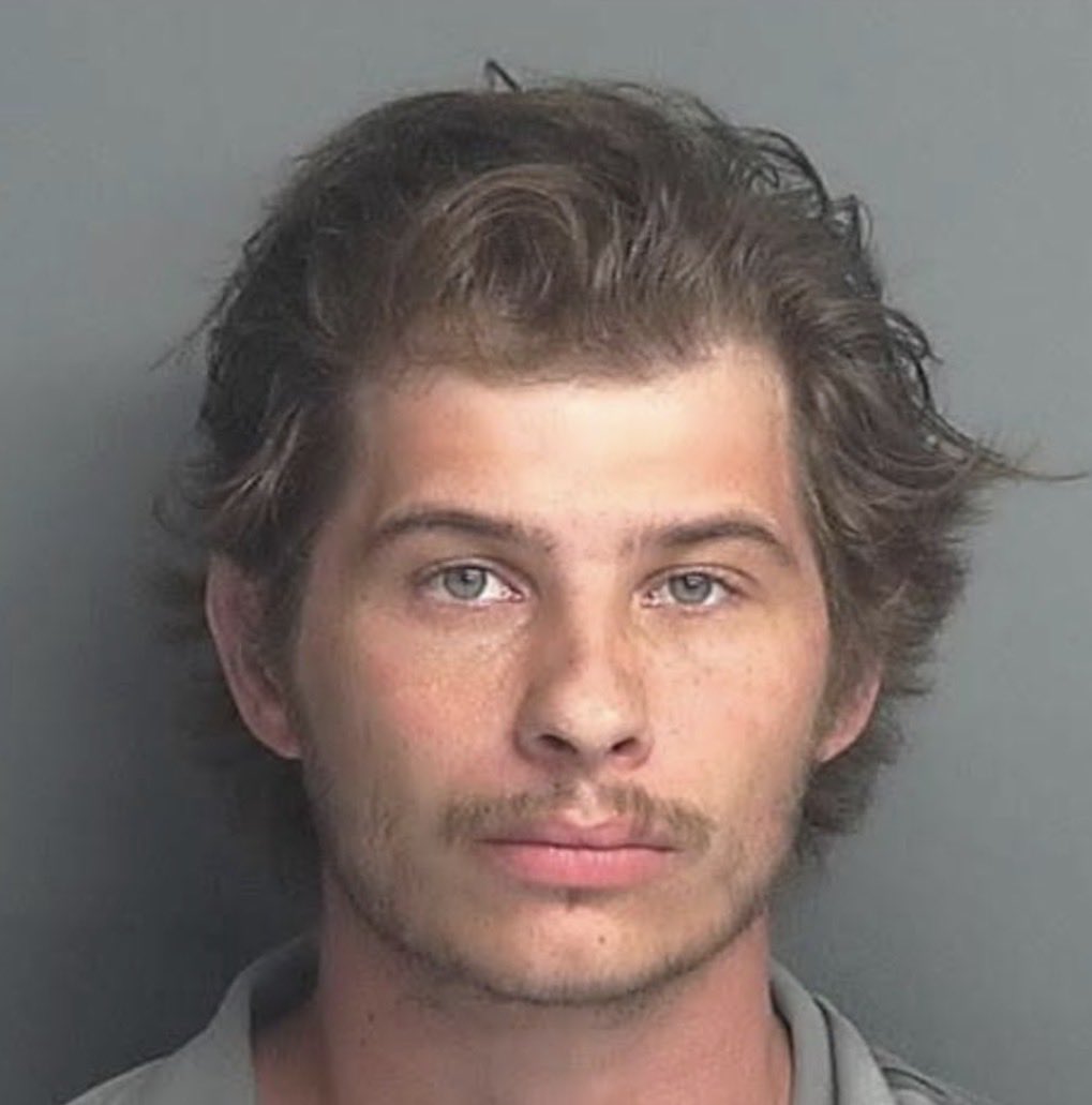 thegaywhostrayd's tweet image. Meet Nicholas Ray, the Texas man who threatened to murder @SethDillon, @LauraLoomer and @josh_hammer.
He followed 5 accounts and was radicalized by Candace Owens into believing these Jewish conservatives were involved in the assassination of Charlie Kirk.
Make no mistake —…