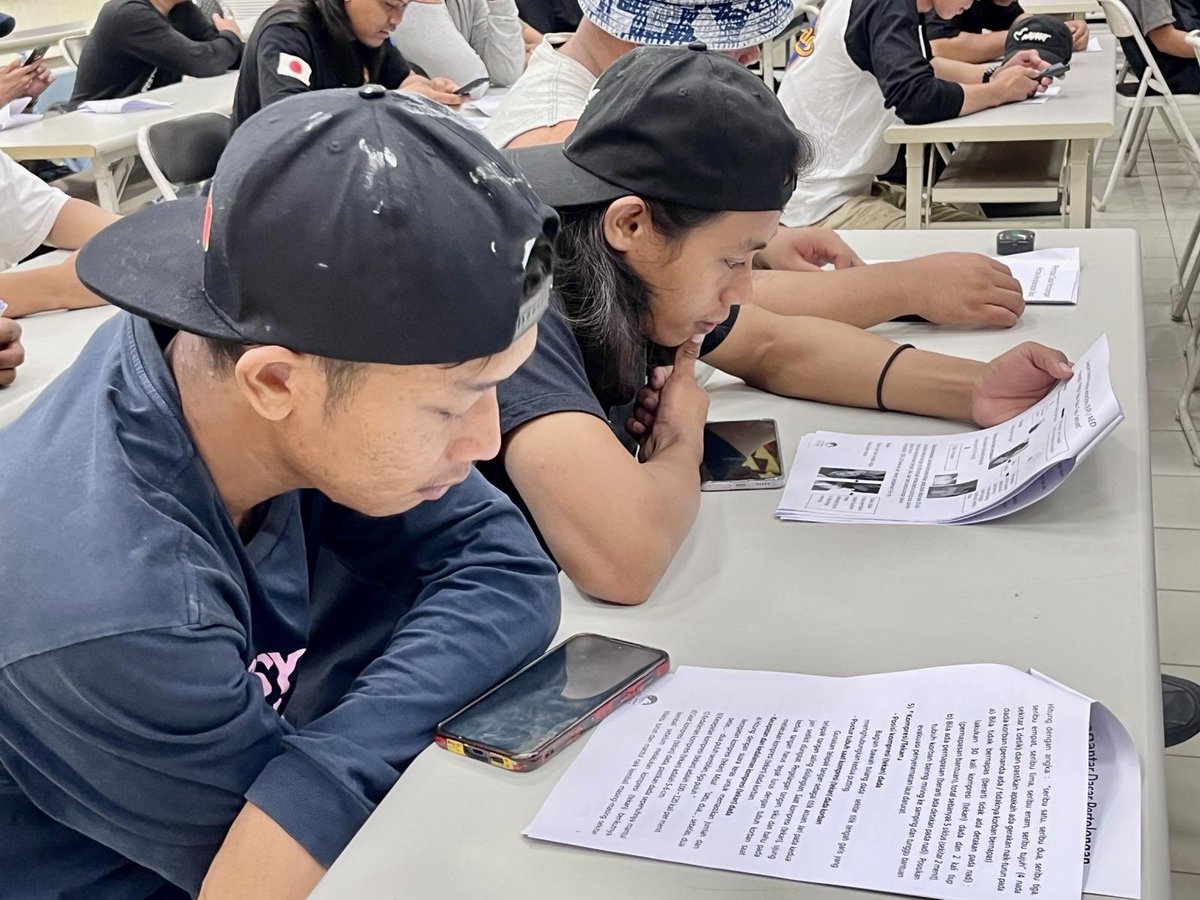 Taiwan Fisheries Agency &amp; Kaohsiung hospital(KVGH) join forces for Basic life support(BLS) training! 
Enhancing first aid for Indonesian/Filipino migrant fishers on distant-water vessels. Hands-on practice = safer emergency response at sea.

reurl.cc/rYNxvN
