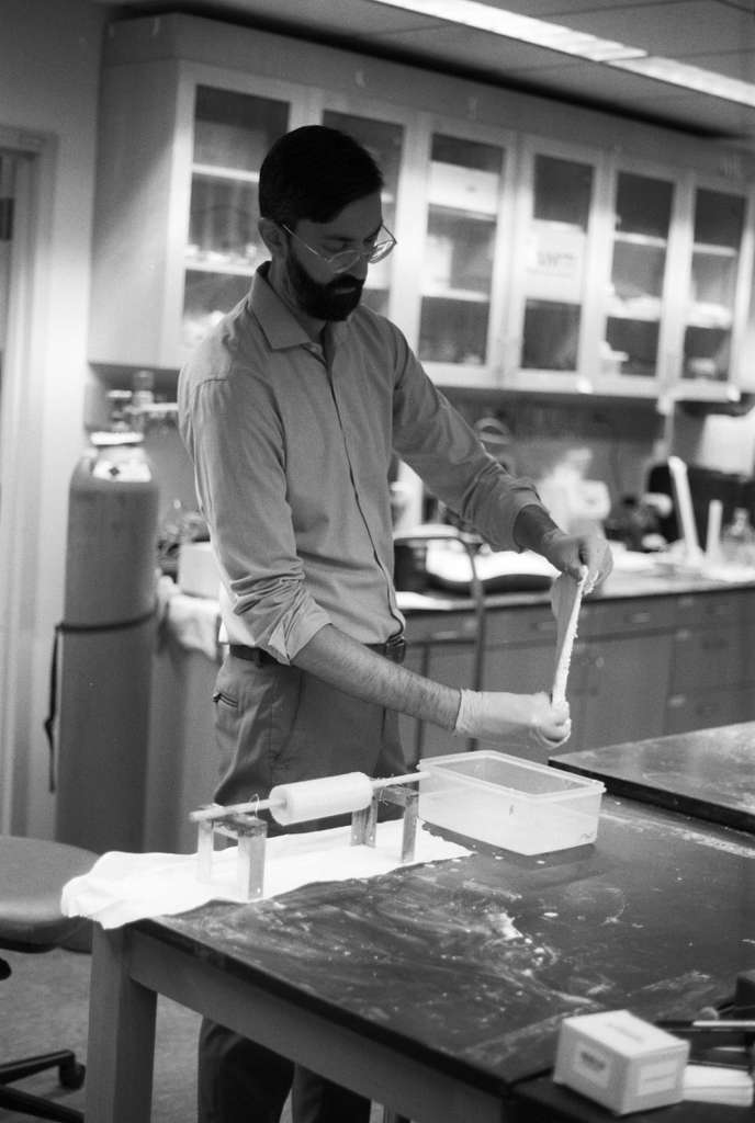 "We started by listening to surgeons in places like Malawi. They knew outcomes were poor but lacked published data to advocate for change.
Over the last decade we built evidence and a network, and then focused on two bottlenecks."

Read more: freedommachine.art/fm01/fracture