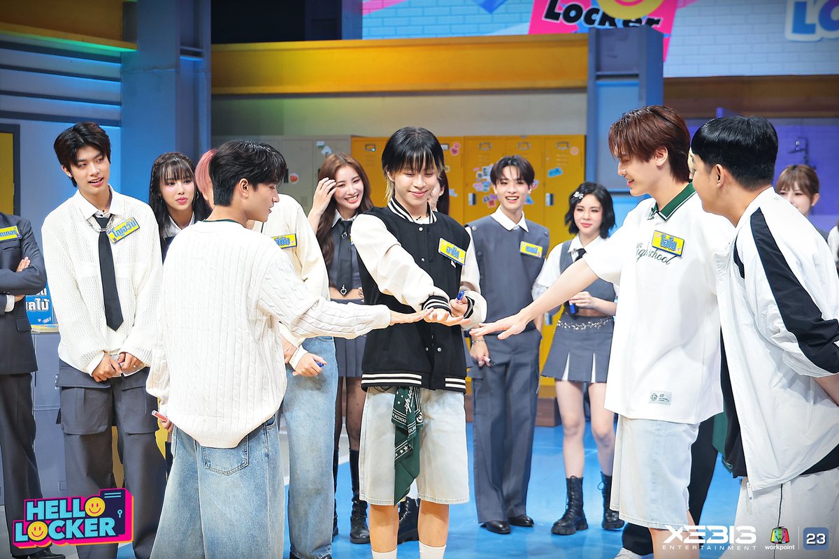 xebis_ent's tweet image. DICE และ XEBIS แข่งกันจริงจังเกิน! กับเกม &quot;ปากวาดภาพ&quot; ที่ทั้งสนุกและลุ้น ในเวลาเดียวกัน 💥

#HELLOLOCKER #Workpoint #Workpoint23 #XEBISENTERTAINMENT #MAKEPOPHISTORY #HELLOLOCKEREP9  #DICE_SONRAY