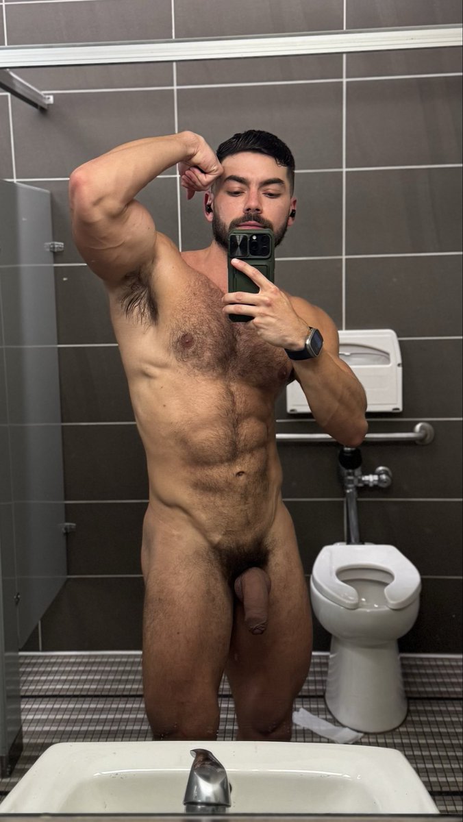 my pits and bush are really musty. who’s coming to sniff?