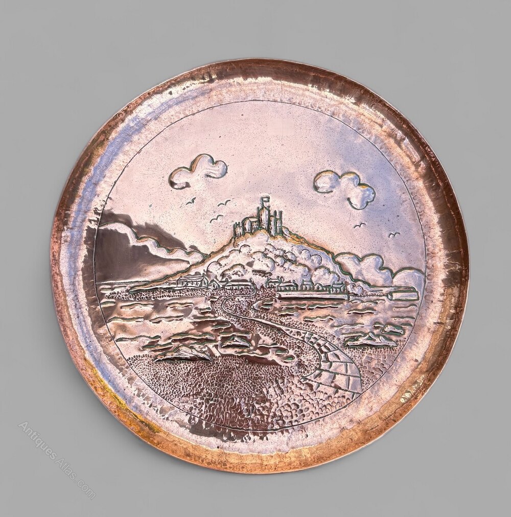 🎄🎁Gift Ideas 1,270 antiques-atlas.com/antiques/gifts on this link but loads more throughout our catalogue of 66,000 items 
Including
Newlyn Copper Plaque St Michael's Mount Cornwall  antiques-atlas.com/antique/newlyn… #antiques @levelsantiques #antiques