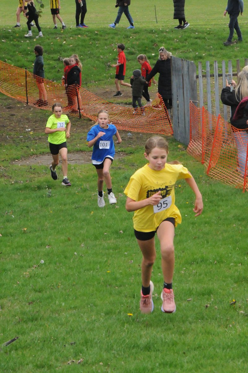rotherhamgames's tweet photo. Fantastic day on Friday 10th October at our KS2 Cross Country Chamionships at Herringthorpe Stadium in conjunction with @RotherHarriers and @ccoc_roth2025 640 children demonstrating their stamina in a friendly competition! Same again next year? https://t.co/dFqgmPHONW