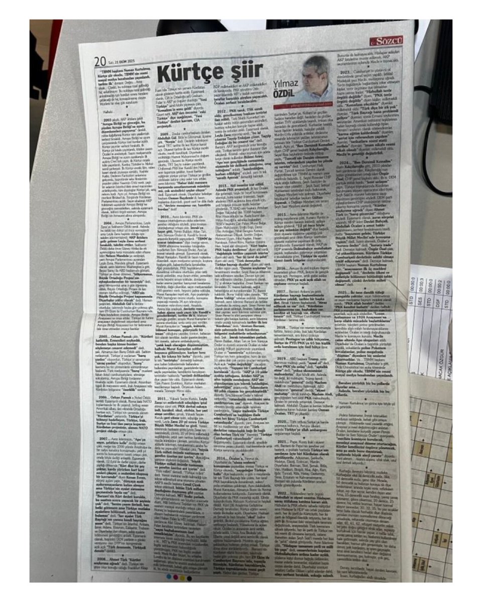 Yılmaz Özdil, bir gün önce kendisine yazdığım "Kürt'ce" şiirden sonra beni engellemiş ve bugün sözcüde tam sayfa "Kürtçe Şiir" başlıklı Kürtler'e sallayan bir yazı yazmış. 

Bu kadar etkileneceğini tahmin etmemiştim doğrusu.