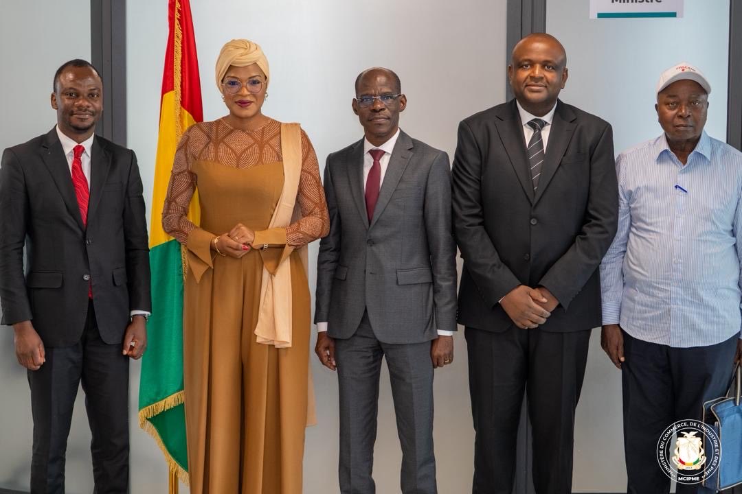 sidibe_diaka's tweet photo. 𝗜𝗻𝗱𝘂𝘀𝘁𝗿𝗶𝗲 - 𝗣𝗠𝗘 🇬🇳 || 𝗟𝗲 𝗟𝗲𝗽𝗽𝗶 𝗱𝗲 𝗚𝘂𝗶𝗻𝗲́𝗲 𝗲𝘁 𝗹’𝗔𝗻𝗮𝗻𝗮𝘀 𝗕𝗮𝗿𝗼𝗻𝗻𝗲 𝗱𝗲 𝗙𝗿𝗶𝗴𝘂𝗶𝗮𝗴𝗯𝗲́ : 𝘀𝘆𝗺𝗯𝗼𝗹𝗲𝘀 𝗱’𝘂𝗻 𝘀𝗮𝘃𝗼𝗶𝗿-𝗳𝗮𝗶𝗿𝗲 𝗱𝗲́𝘀𝗼𝗿𝗺𝗮𝗶𝘀 𝗽𝗿𝗼𝘁𝗲́𝗴𝗲́

En ma qualité d’Administratrice de l’OAPI pour la Guinée, j’ai eu le privilège de recevoir en audience ce lundi 21 octobre 2025, M. Denis Loukou Bohoussou, Directeur Général de l’Organisation Africaine de la Propriété Intellectuelle (OAPI) en prélude à la cérémonie officielle de remise des Certificats d’Indication Géographique Protégée (IGP).

Pour plus d’infos 🔗 https://t.co/asznOFtfhp

@MipmeGuinee