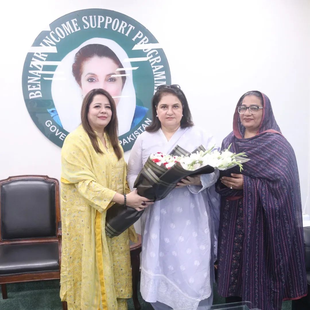 ReisLala1's tweet image. رکنِ صوبائی اسمبلی مس صائمہ آغا کی چیئرپرسن #BISP سینیٹر روبینہ خالد سے ملاقات
سینیٹ انتخابات میں کامیابی پر مبارکباد پیش کی 
صوبہ سندھ میں #BenazirTaleemiWazaif پروگرام کی کامیابی اور نئے تربیتی اقدامات پر مفید گفتگو۔
#SaimaAgha #SenatorRubinaKhalid #PovertyAlleviation