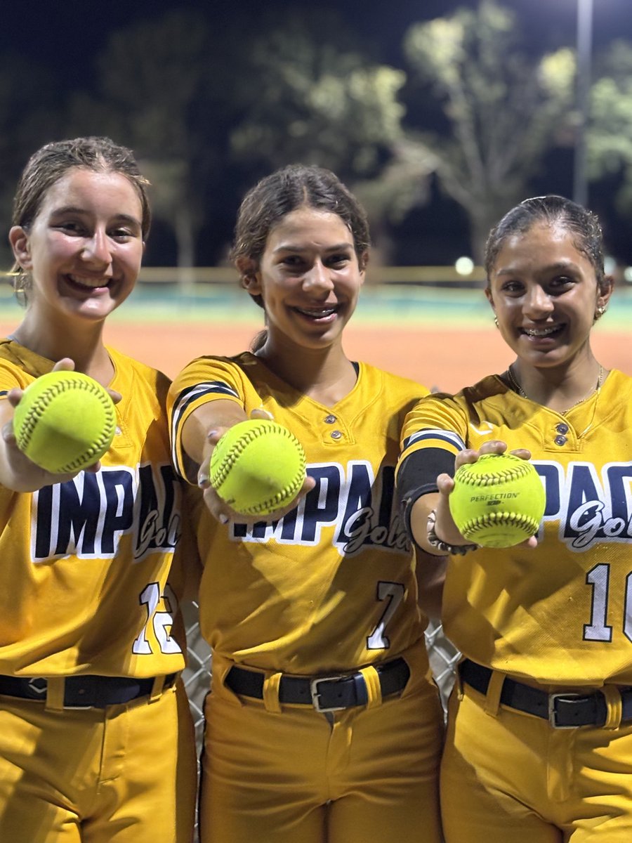 Chloe Demmeck tweet media