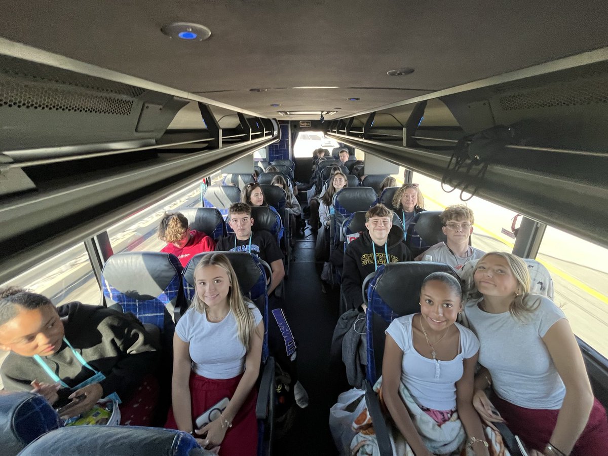 BunsoldMiddle's tweet image. Bus 2 officially on our way to lunch! #bus2 #gettysburg #arewethereyet #hangrykids #PennsylvaniaWilderness