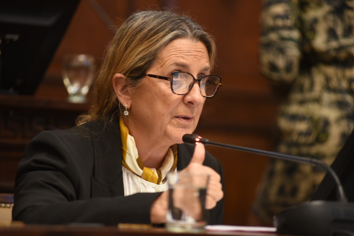 Dimos media sanción a un proyecto de ley para institucionalizar la Semana de Concientización sobre el Acoso Escolar y Ciberacoso en la provincia.
Una semana para reflexionar, educar, prevenir y actuar frente a una problemática que afecta a miles de niños, niñas y adolescentes.