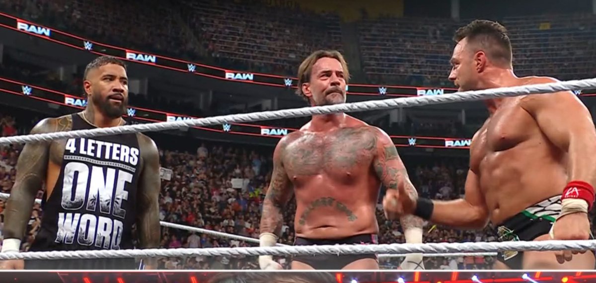 Mohammedwazeequ's tweet photo. Main event scene of 2000

vs

Main event Scene of 2025

PTSD inducing https://t.co/H8x62nSdbc