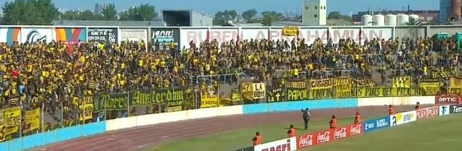 Wilson Méndez (@wilsonmendez86) on Twitter photo Confirmado: El Ministerio del Interior no permitirá que concurra la parcialidad de <a href="/OficialCAP/">PEÑAROL</a> al Estadio Monumental Luis Troccoli para el encuentro en que Cerro recibirá a <a href="/OficialCAP/">PEÑAROL</a> el sábado a la hora 16:00
#GrandesDeVerdad
<a href="/CarveDeportiva/">Carve Deportiva</a> Confirmado: El Ministerio del Interior no permitirá que concurra la parcialidad de <a href="/OficialCAP/">PEÑAROL</a> al Estadio Monumental Luis Troccoli para el encuentro en que Cerro recibirá a <a href="/OficialCAP/">PEÑAROL</a> el sábado a la hora 16:00
#GrandesDeVerdad
<a href="/CarveDeportiva/">Carve Deportiva</a>