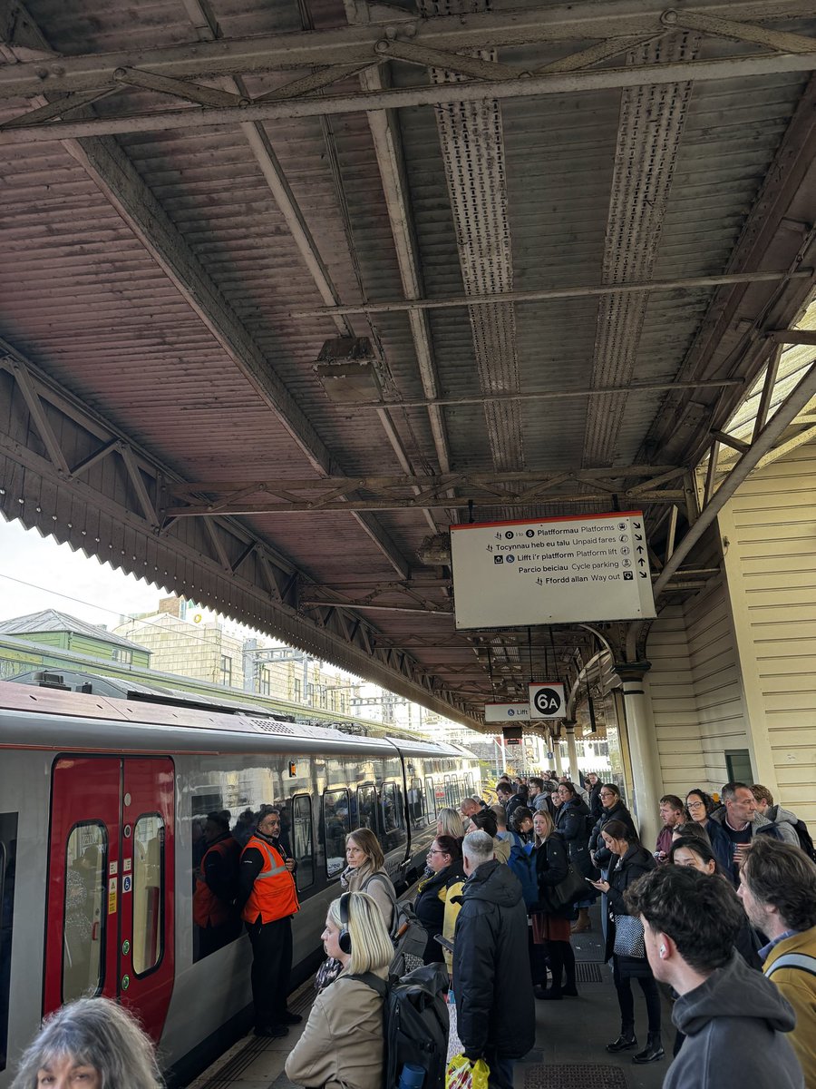 damonrands's tweet photo. @tfwrail what’s the point of a direct train from Cardiff central to Caerphilly when nobody uses it 🤷🏻‍♂️ why can’t the train stop on the way? https://t.co/f1IzZRunEA