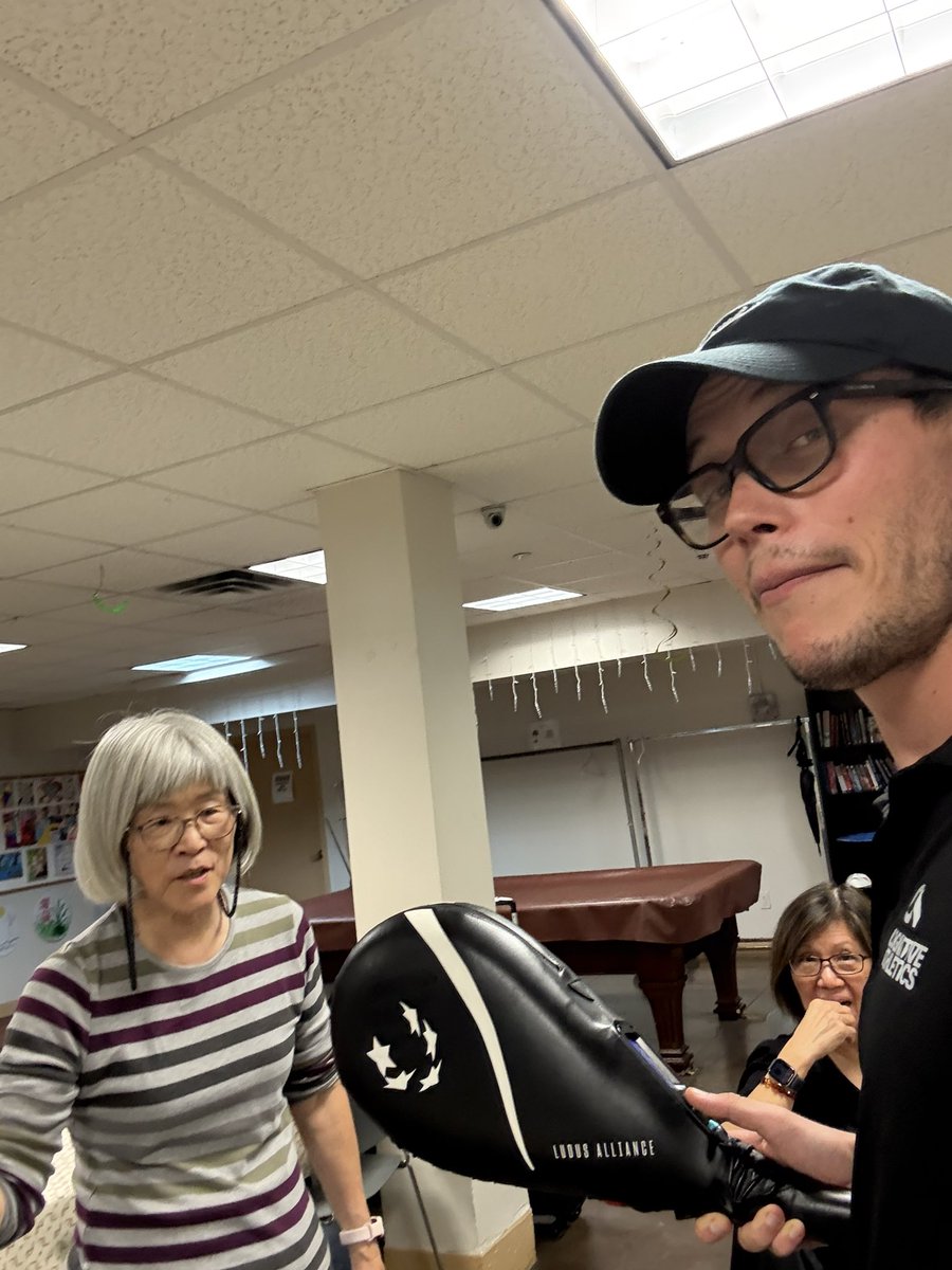 firebirdhq's tweet image. Sometimes I play reaction time games with wise women to help them get faster. Seniors really are an underserved market with few holistic health solutions that train both the mind and the body in engaging, social formats. These signal sessions with Cognitive Athletics have been a…