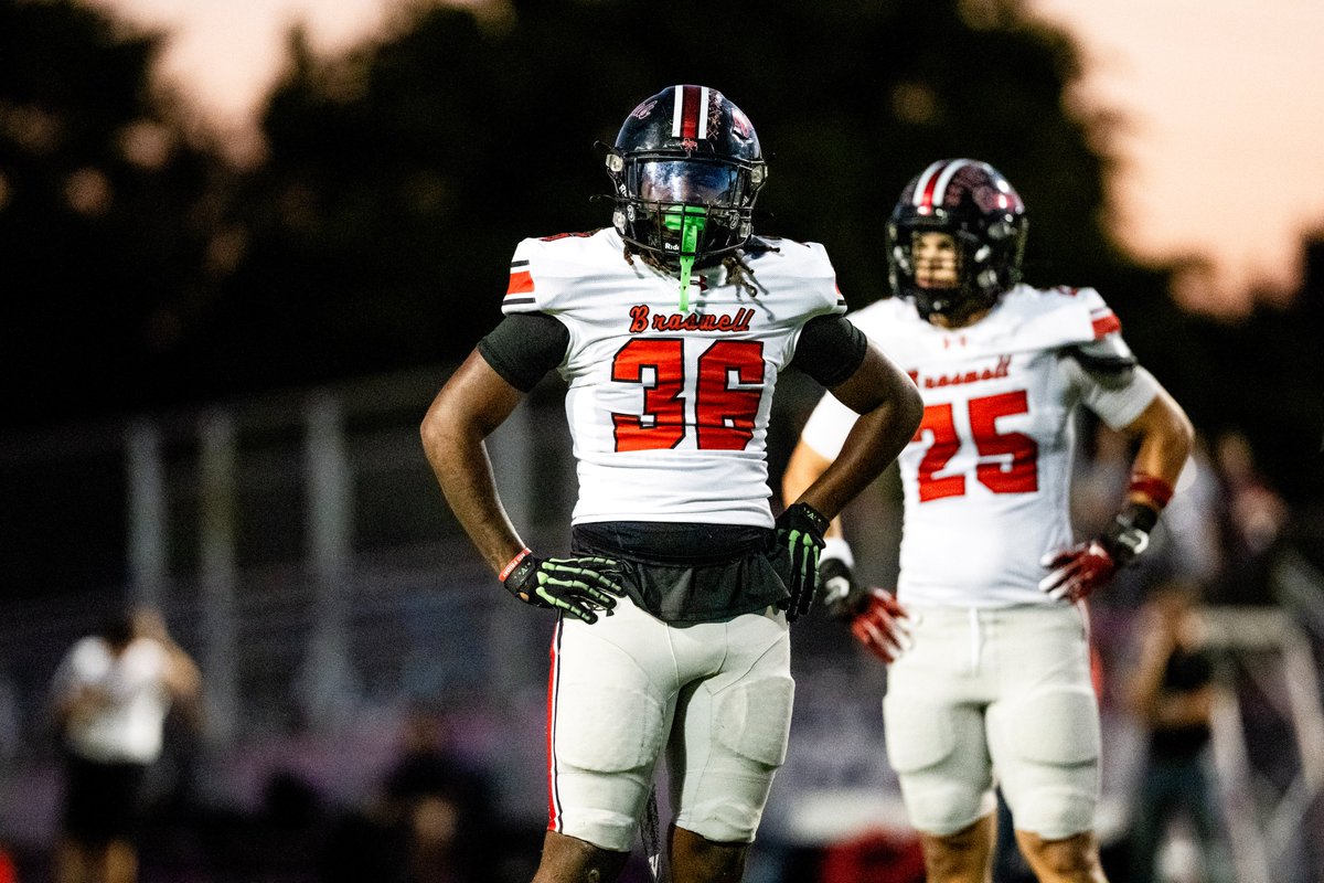 ⚫️Jamar Street | 2026 LB @ Braswell HS
5’11 220 | 3.3 GPA
Strong, physical, and plays downhill every snap.
Diagnoses fast, sheds blocks, and hunts the football.
🎥hudl.com/profile/244311…
Coaches — this one’s got the tools to play on Saturdays.
 #TXHSFB #RecruitBraswell